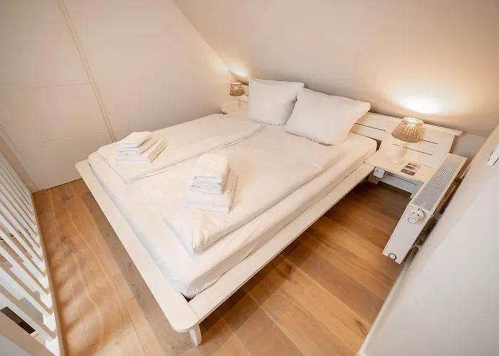 Haus Ellenbogen * List